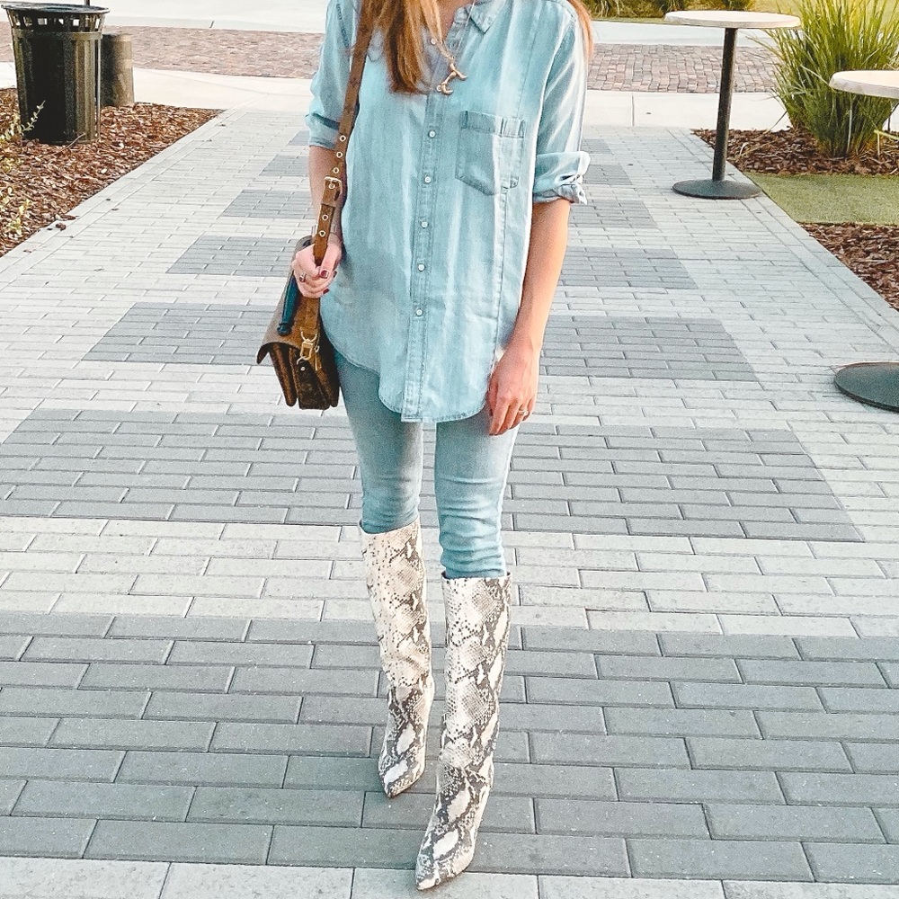 Steve Madden White and Gray Snake-Print Knee Boots - NO BOX - Picture 6 of 11